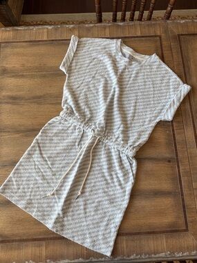 Lou & Grey Light Gray & Cream Textured Terrycloth Crewneck Dress